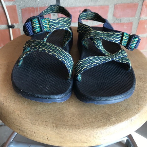 chacos size 4